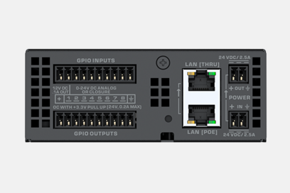 Q-SYSハードウェアの背面