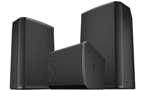 3つのPLシリーズスピーカーを並べて